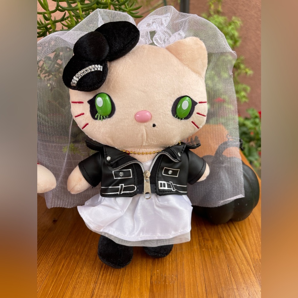 Hello Kitty X Tiffany Good Guy Halloween Plush Doll New